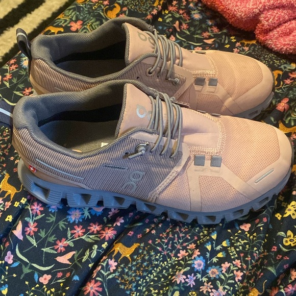 On Running Women's Sneakers - Pink and Gray - Picture 10 of 14